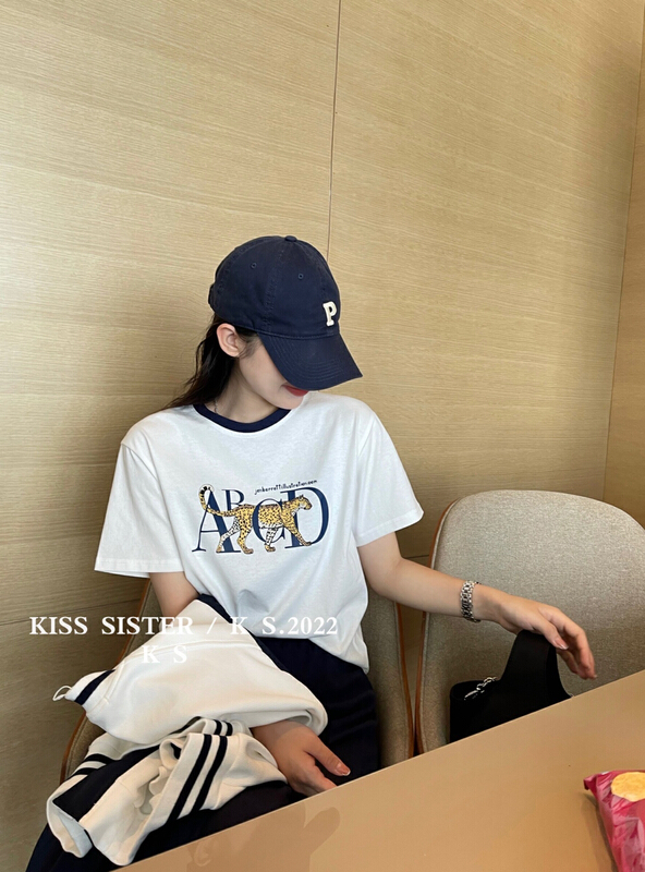 Original price 62.04! [kiss sister] loose and comfortable stitching printed short sleeve T-shirt 9020# ozq