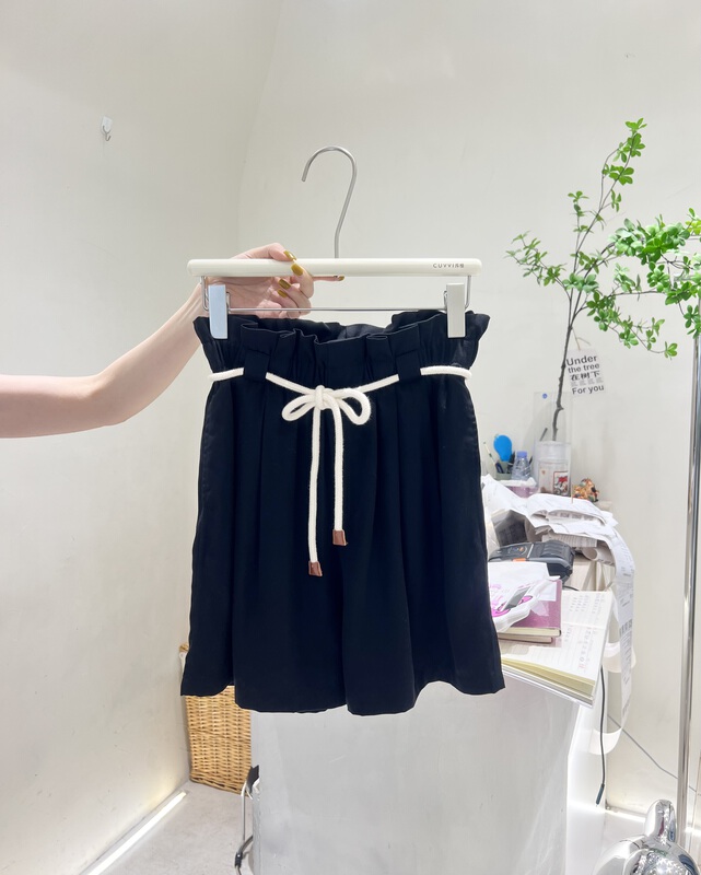 [cuvvi] Korean simple and comfortable denim shorts (with waist rope) 50630# LSL