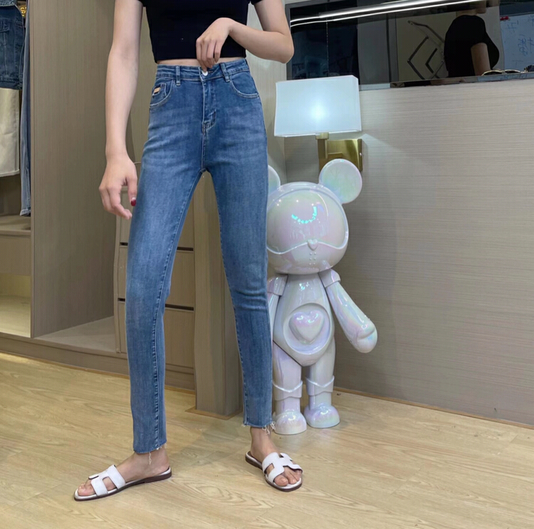 [1980] design of slit and lace at the back of the trouser leg Korean nine point slim fitting jeans 2c65083# zyh