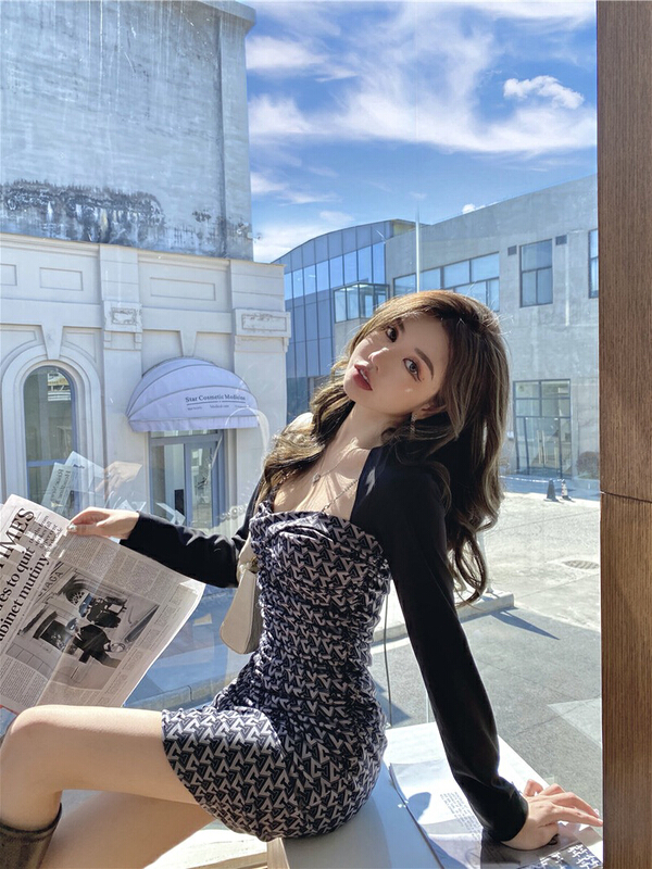 New in early summer! [pepper] sexy goddess temperament V-neck stitched long sleeve dress 1258# Cl