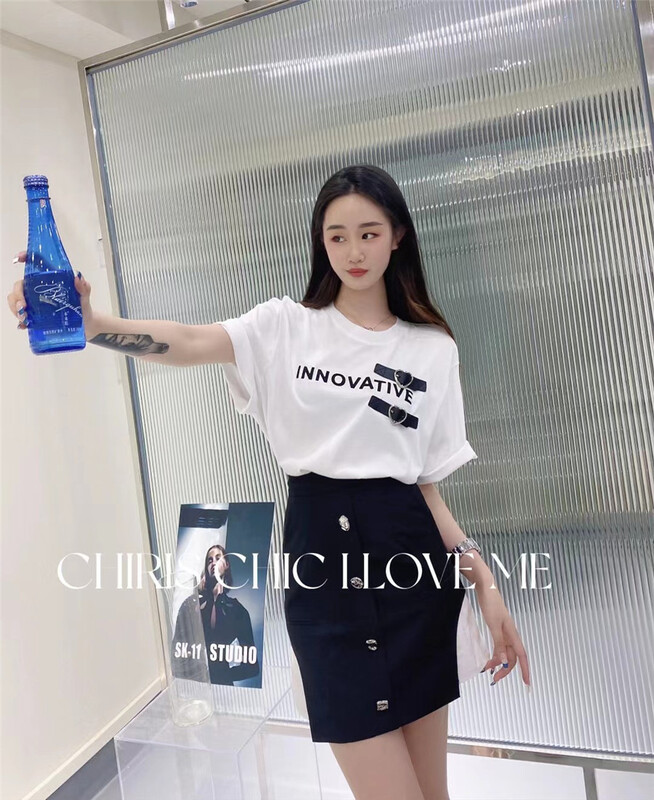 [iris chic] design sense letter loose short sleeve T-shirt (T-shirt only) 8-mm065# ozq