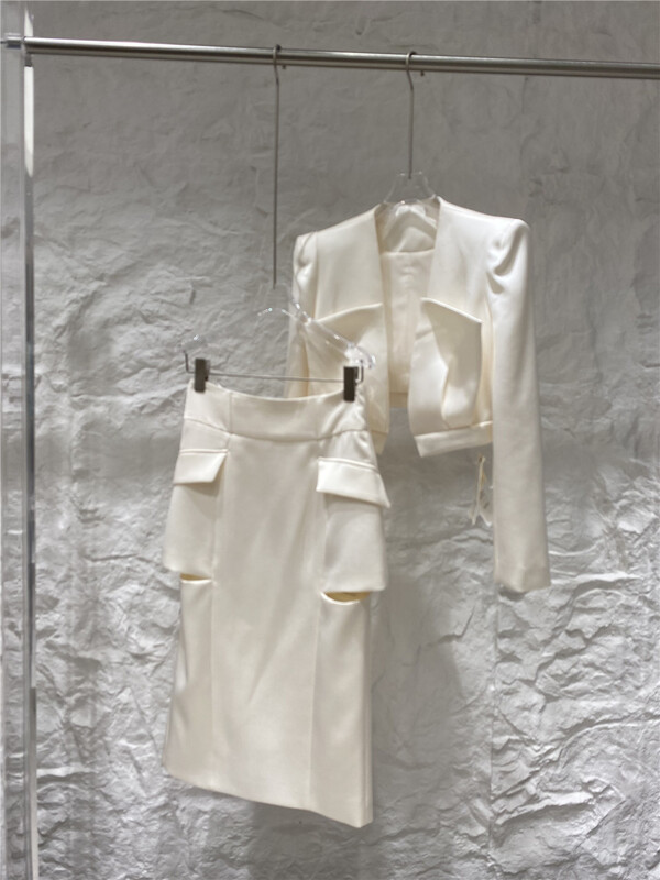 New year in early spring! [kunswear] Korean fashion pocket design slim skirt (only selling skirt) 97009# WPL