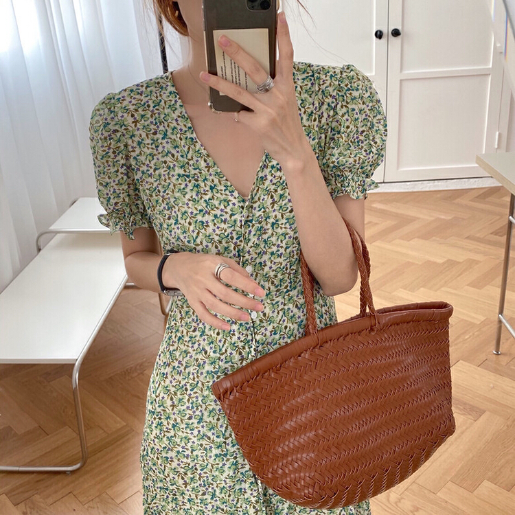 New in early summer! [timely rain] temperament French retro romantic floral V-neck dress 04221# WPL