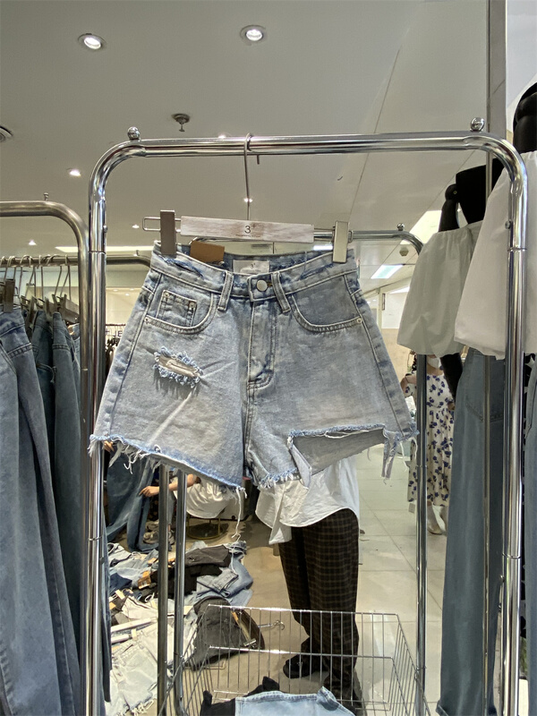 New in early summer! [3 +] hole fashion versatile denim shorts 168# ozq