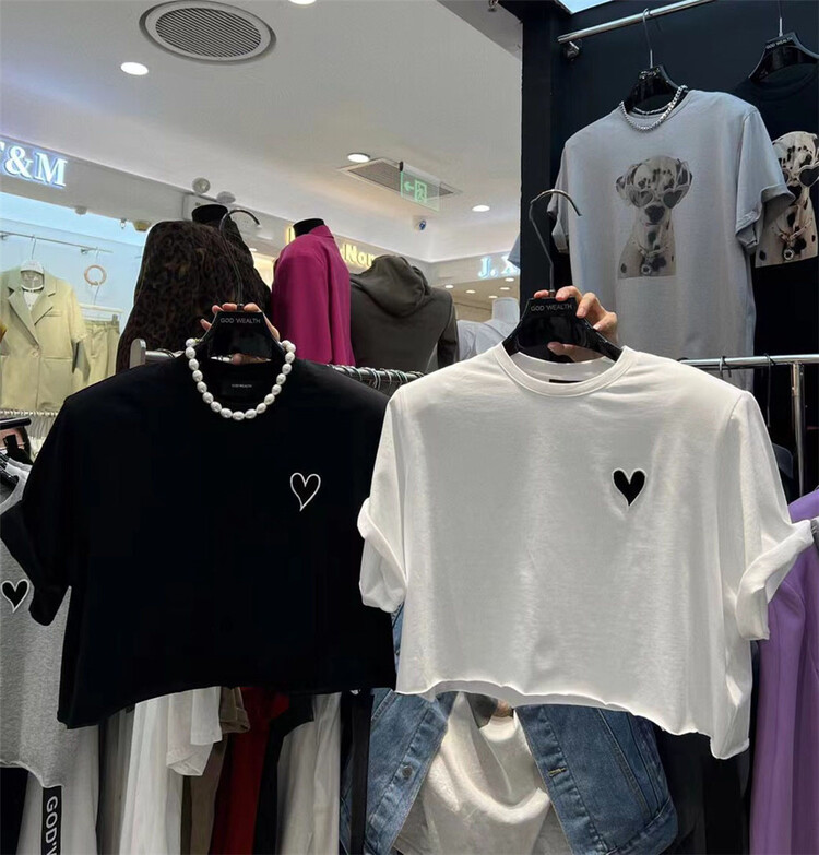 New in early summer! [buyer Yan Xuan - God of wealth] Korean Short love design Short Sleeve T-shirt 1311# Cl