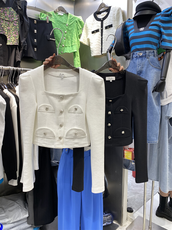 New year in early spring! [ESU] Korean style button up square neck blouse 3659# ozq