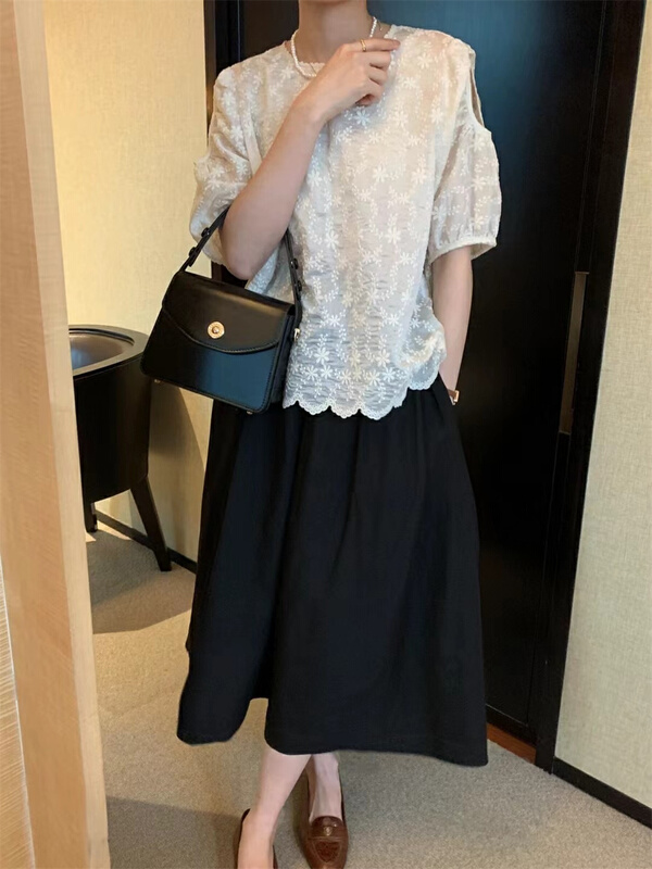 [buyer's selection] Korean embroidery off shoulder lace blouse 5138# XJ