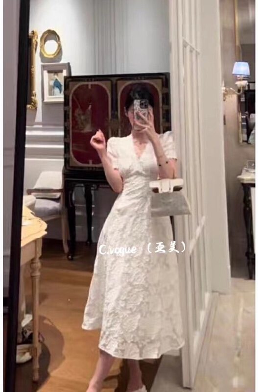 [c.vogue] French retro gentle lace stitched V-neck bubble sleeve dress 88530# PCZ