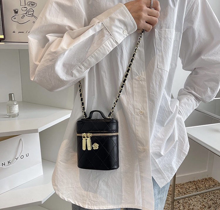 [yes] Lingge chain high-grade sense sense niche messenger bag (with chain) 55025# ozq