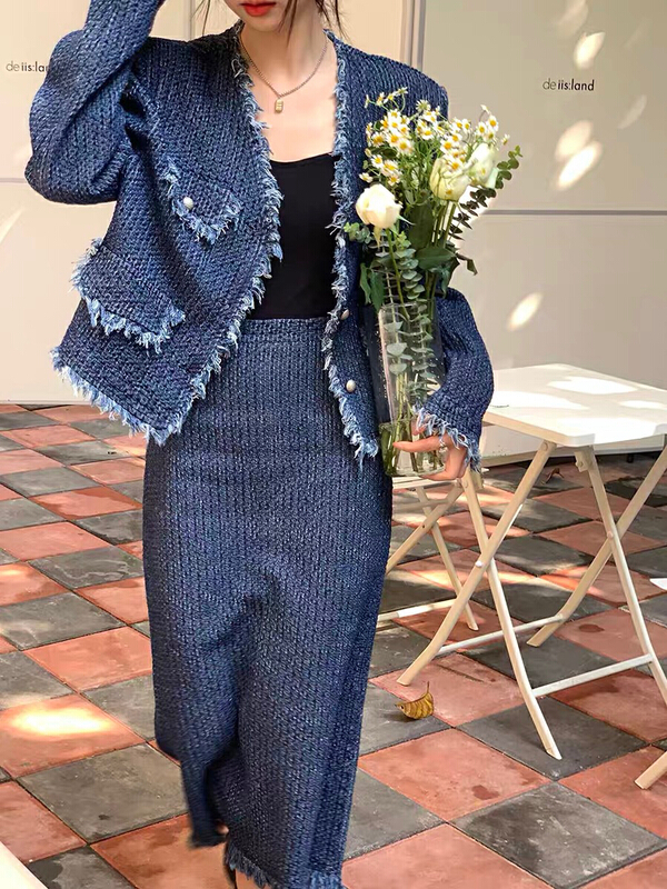 New year in early spring! [wgwe] casual and fashionable temperament salt Vest + slim and versatile solid color skirt suit (light blue is vest, dark blue is long sleeved coat) 1153# PCZ