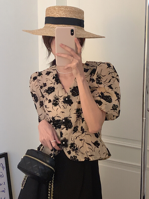 New in early summer! [timely rain] Korean style ins Vintage Design V-neck shirt 99909# WPL