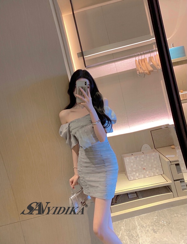 New in early summer! [aiyidika] simple and versatile square neck blouse + Korean slim A-line skirt suit 669# JJ
