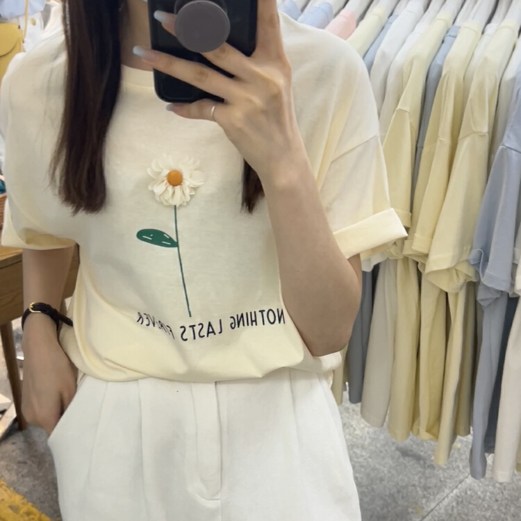 [Libai Li Bai] Korean heavy industry stereo hand stitched chamomile short sleeve T-shirt 2827# ll