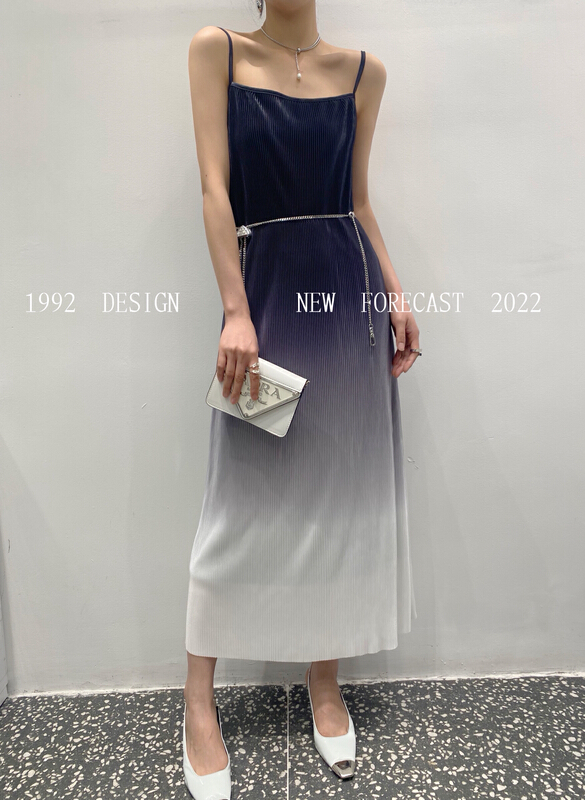 New in early summer! [1992] temperament gradient suspender dress 3683# L