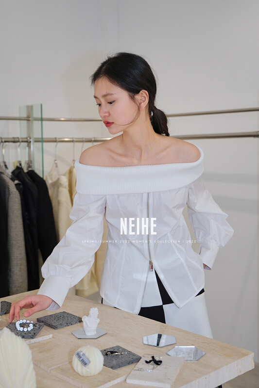 goods in stock! New year in early spring! [neihe] one shoulder zipper shirt 22010# zxx