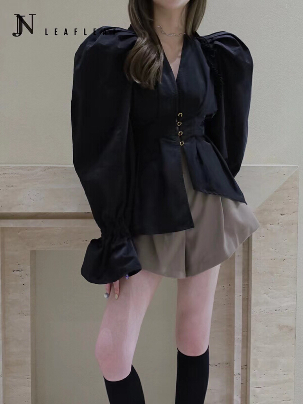 goods in stock! New year in early spring! [MI] niche design V-neck bubble sleeve elastic waist blouse (only selling blouses) m8692# PCZ