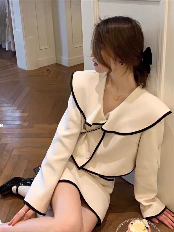 Early spring! [Huaxi] design sense large lapel short coat + simple short skirt small fragrance gentle French retro suit 8573# PCZ