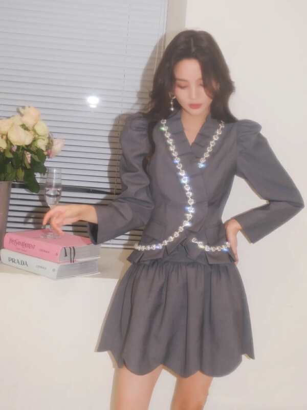 New year in early spring! [ala] minority design heavy industry heart-shaped drill chain grey suit jacket + bud skirt suit t992a# JJ