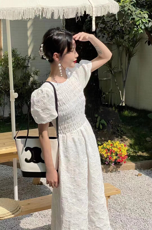 [Moco Moco] French solid color embossed bubble sleeve dress 804# PCZ