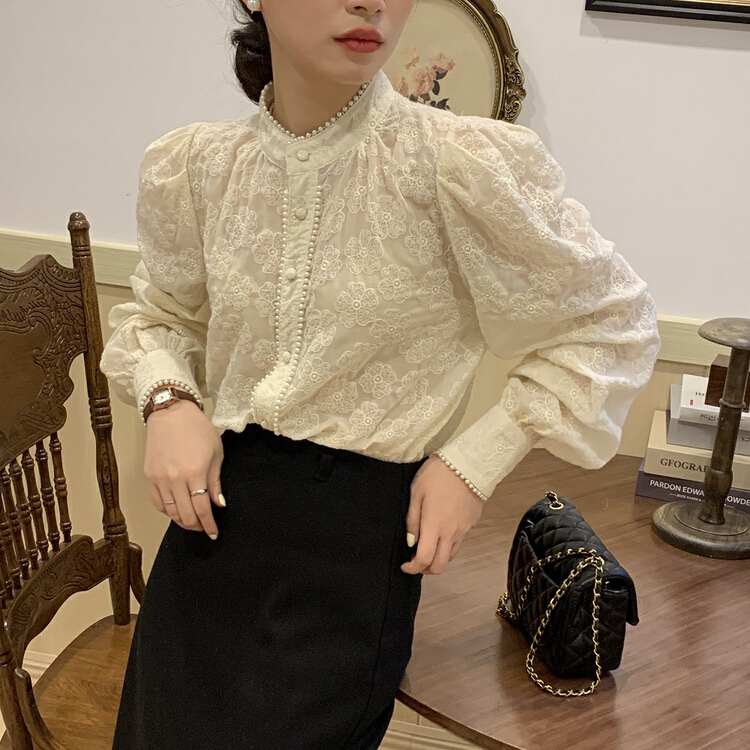 New year in early spring! [timely rain] Korean style ins court style French elegant bubble sleeve temperament lace loose and versatile shirt 09501# jhy
