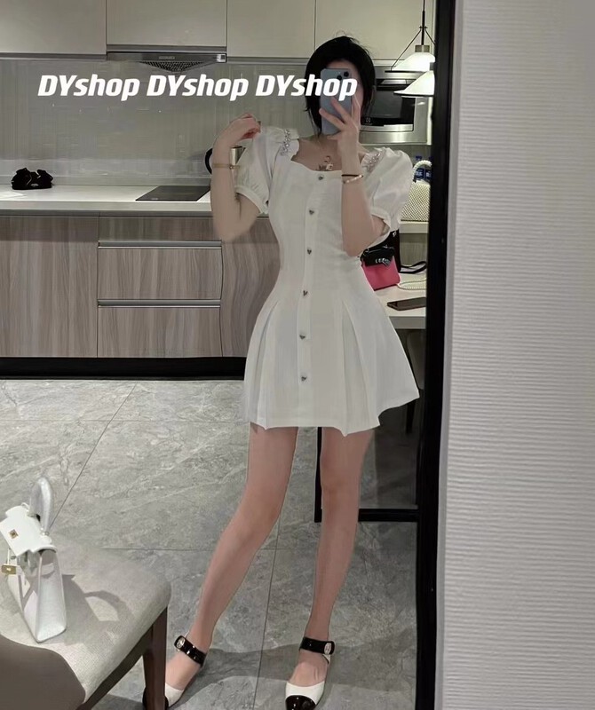 goods in stock! [top Chan Lin] Korean heavy industry Nail Drill bubble sleeve dress 95115# cqw
