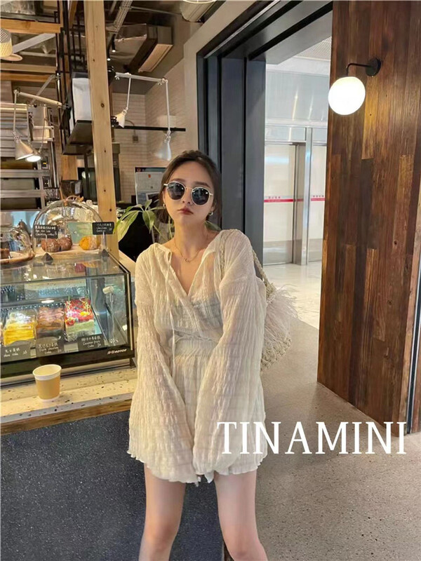 【TINAMINI】韓版甜美微透簡約圓領寬鬆圓領襯衣+鬆緊腰舒適休閒短褲套裝  M0122#  HJY