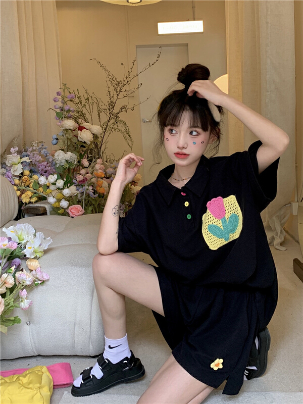 [timely rain] Korean style ins design sense handmade three-dimensional flower short sleeved T-shirt + casual Shorts Set 06059# WPL