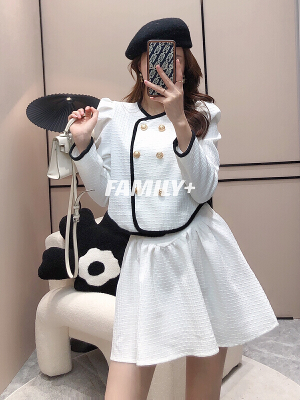 New year in early spring! [family +] heavy industry customized pearl temperament small fragrance short coat + versatile fashion skirt suit 22323# ozq