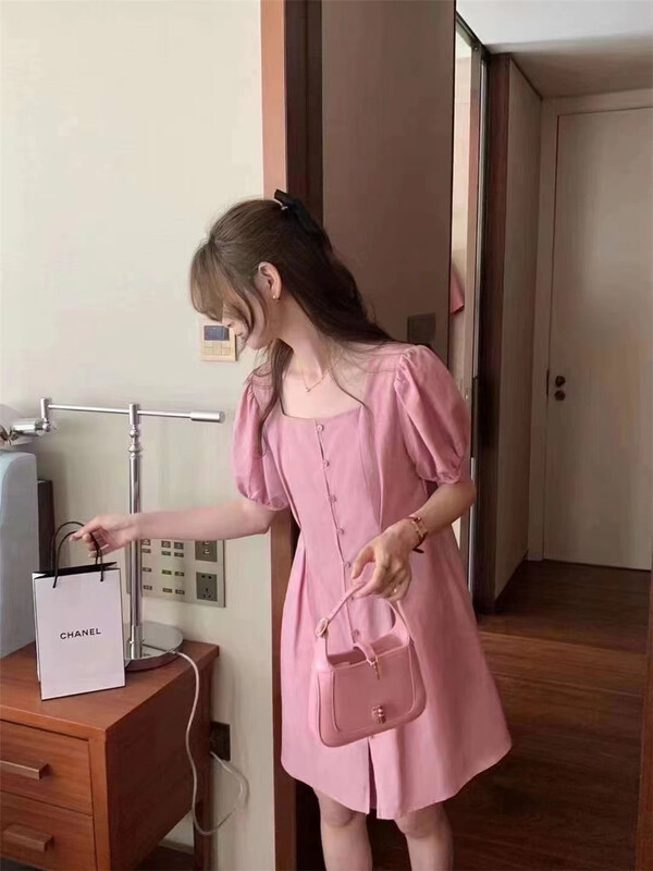 [Susan] a simple and slim dress with a row of buttons 18260# LSW