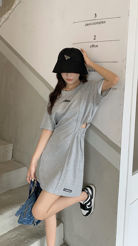 New in early summer! [qixuan'er] fashion Korean alphabet printing careful machine waist revealing dress 2651# LSW