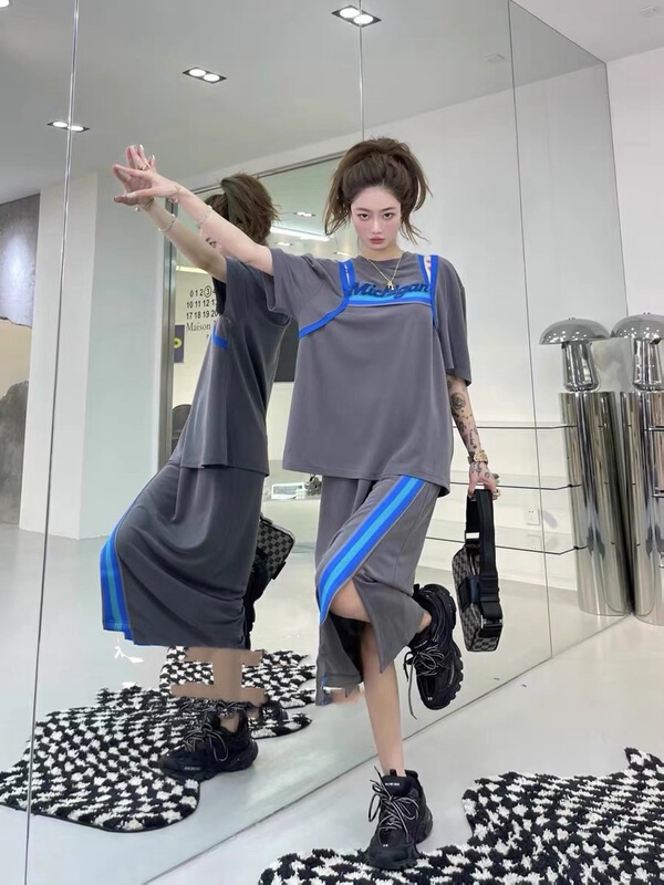 [m.zz] letter splicing design sense short sleeve T-shirt + slim skirt set 8780# LSW