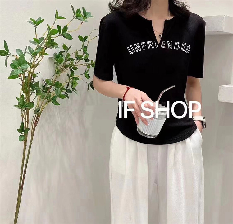 【IF SHOP】日系質感百搭字母V領小衫  0831#  CLS