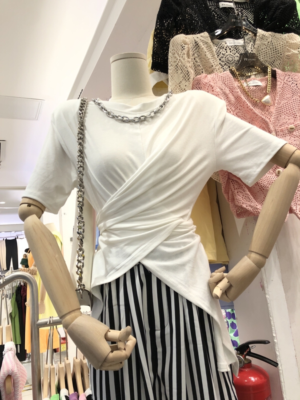 [FF. Studio] insi Korean irregular cross button short sleeve T-shirt (with Brooch) (T-shirt only) 6708# ozq