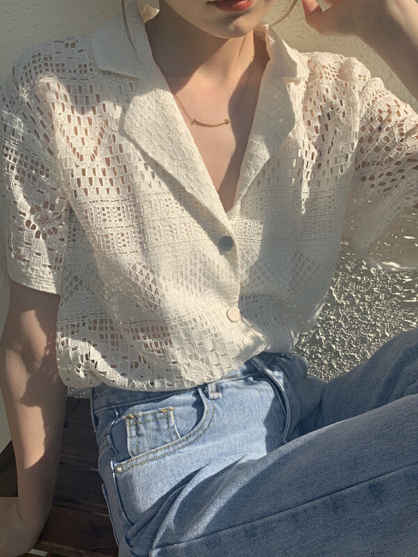 goods in stock! [timely rain] Han Feng ins retro temperament hollowed out lace buckle loose and thin versatile shirt 295# WPL