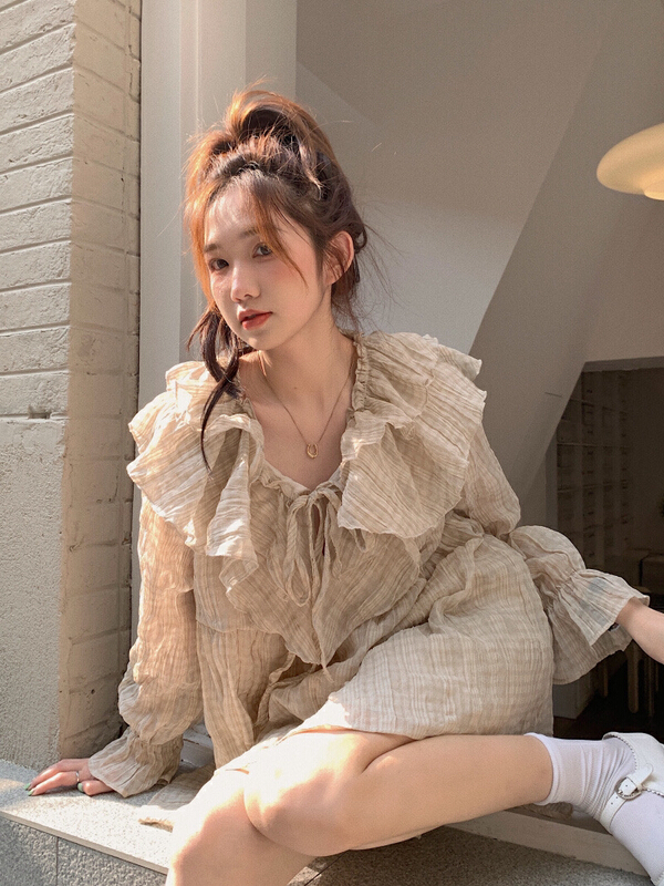 [timely rain] Han Feng ins design lotus leaf collar lace up loose and versatile sunscreen shirt (excluding pants) 30019\wpl