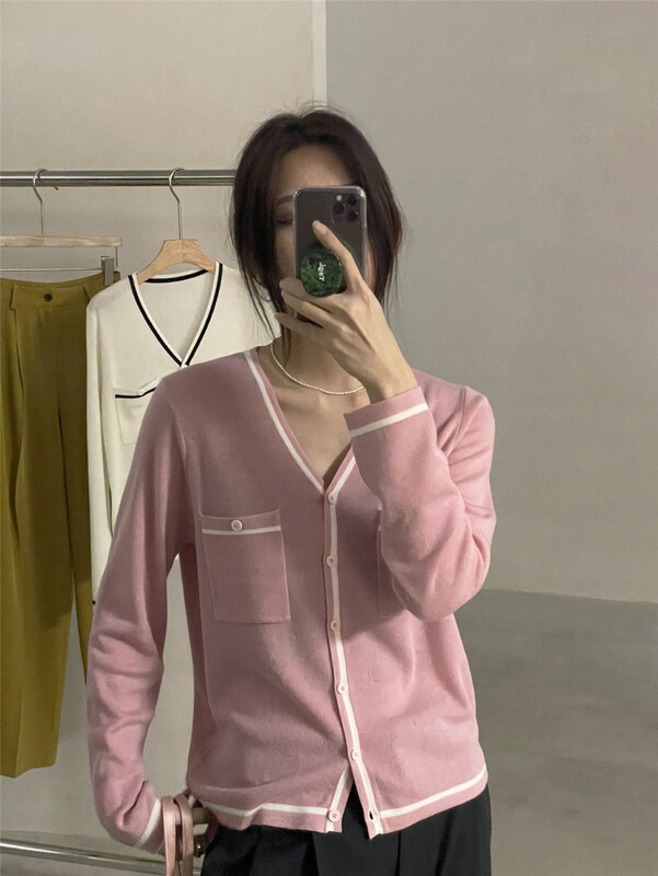 New year in early spring! [clean space] gentle style, color contrast and comfortable knitted cardigan (including 30% wool) 31538# CLS