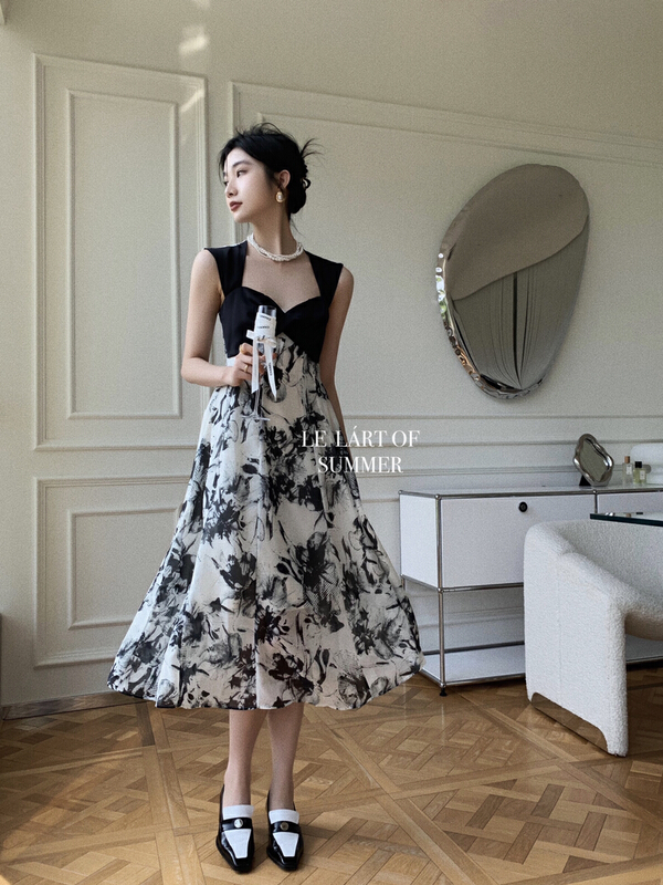 goods in stock! [le lart] Hepburn high fashion sleeveless suspender dress ll2727# XYJ