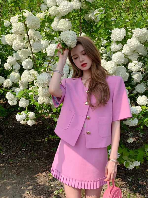 New in early summer! [ala] solid color design sense of minority commuter short coat + pleated skirt set t1582# JJ