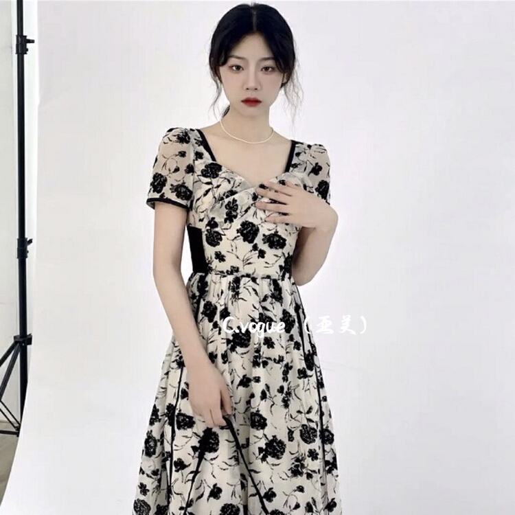 goods in stock! New in early summer! [c.vogue] French style square neck Hepburn dress 29925# PCZ