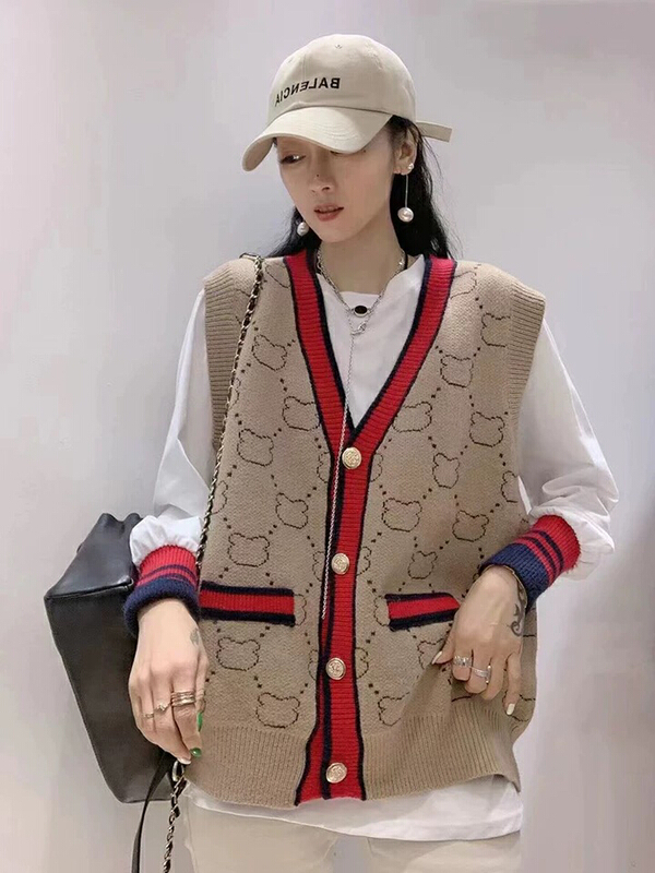 New year in early spring! [S.J] Korean single breasted Vest + color matching long sleeved T-shirt two piece suit 9696# LJF