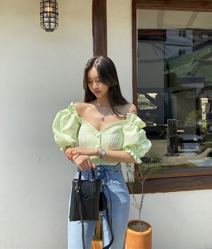 goods in stock! New in early summer! [savage] Korean version of button up puff sleeve and line neck blouse e6989# WPL