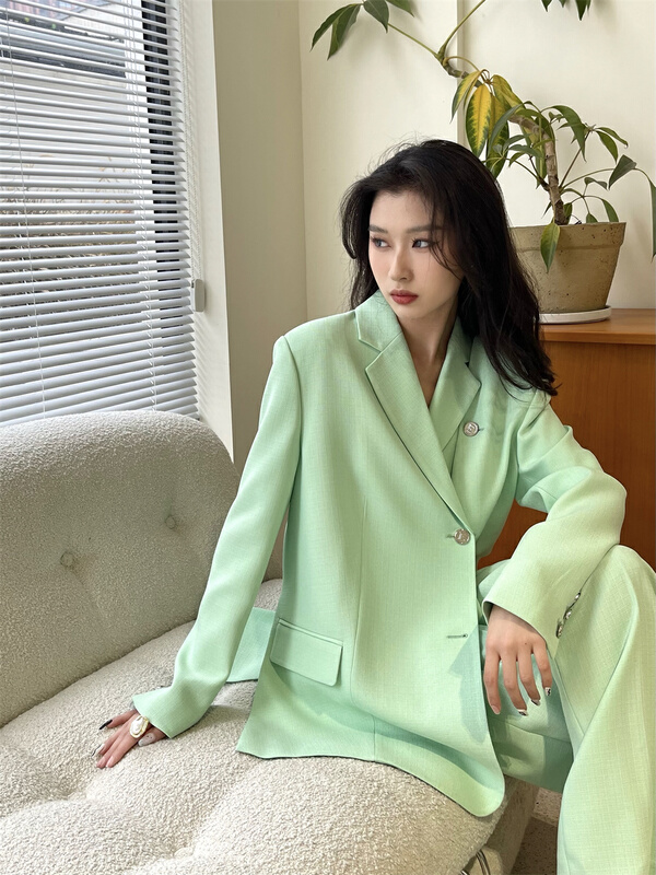 New year in early spring! [Amy] design a fashionable suit (with detachable sleeves) 8882# zxx