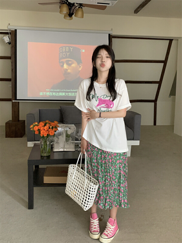 New in early summer! [timely rain] Hanfeng ins funny cartoon printed short sleeved T-shirt ➕ Gentle temperament floral skirt suit 64257# WPL