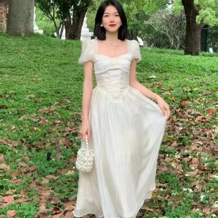 In early summer! [see you] temperament bubble sleeves shrink the waist to show thin silk like dress 3815\pcz