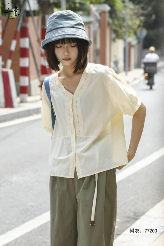 [original three element clothes] simple solid color loose V-neck shirt 77203# XYJ