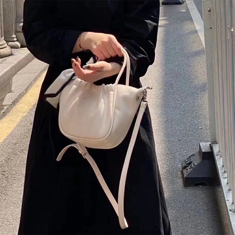 [misslan] simple and versatile Messenger Handbag (with shoulder strap and silk scarf) e056# XJ