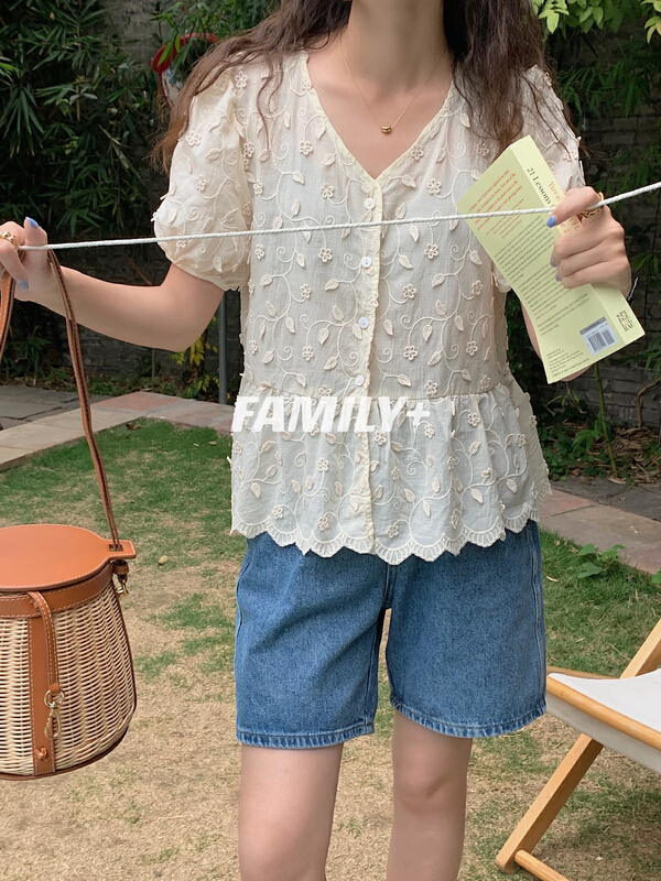 [family +] Korean version irregular three-dimensional embroidery V-neck linen cotton blouse 22155# ozq