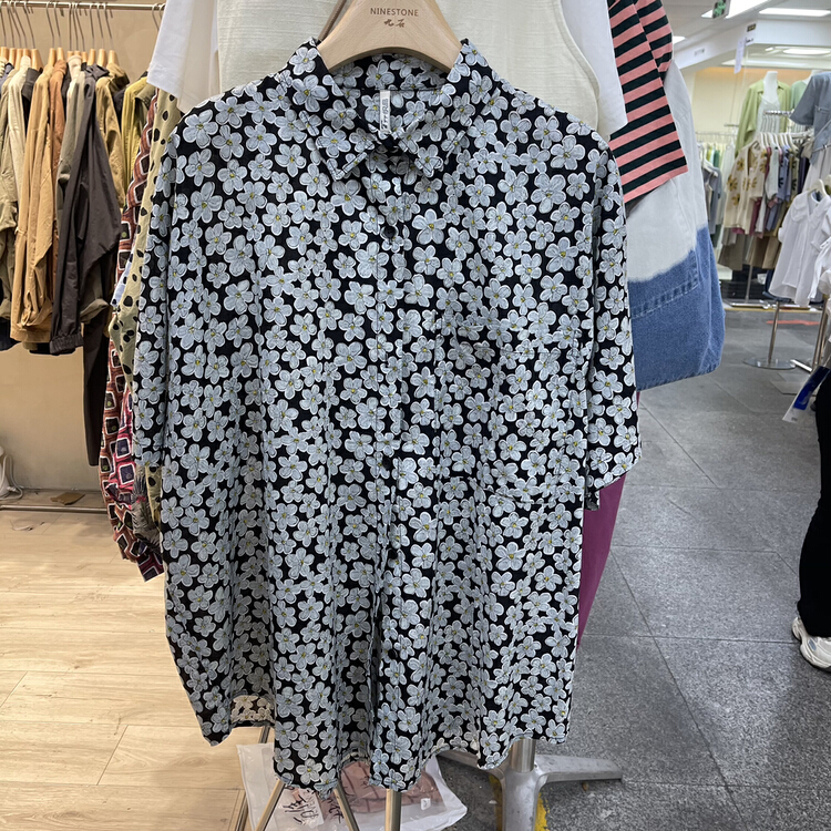 New in early summer! [fabric] floret loose single breasted shirt 592036# XYY