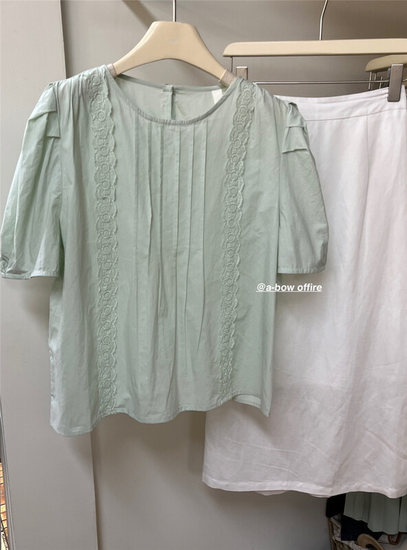【A-BOW STUDIO】韓系圓領泡泡袖蕾絲邊小衫  15175#  ZJY