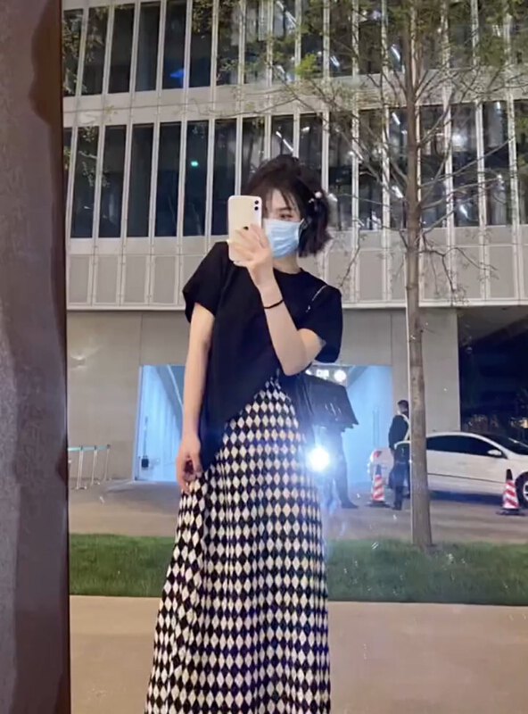 [ou zhengsha] irregular solid color T-shirt + checkered lady skirt set 18763# JJ